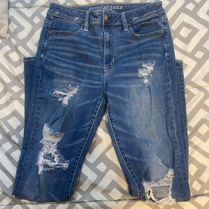 Like New American Eagle Distressed Hi-Rise Jegging